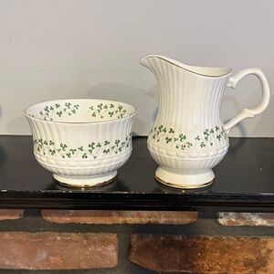 White Porcelain Clover Creamer and Sugar Bowl Set with Gold Trim